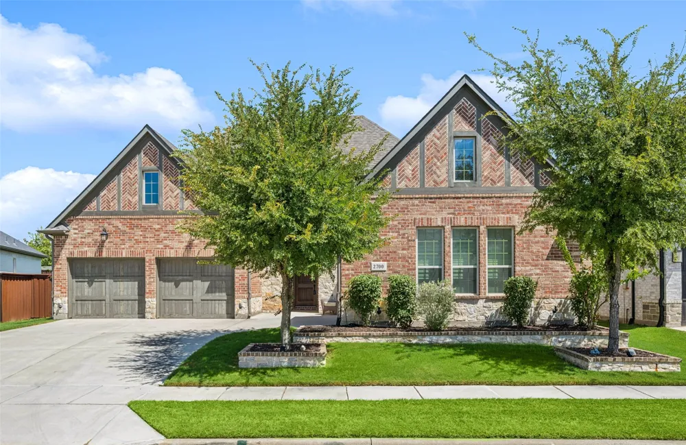 2700 Castlebridge The Colony, TX 75056