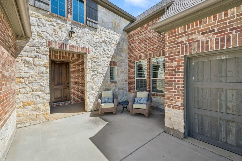 2700 Castlebridge The Colony, TX 75056