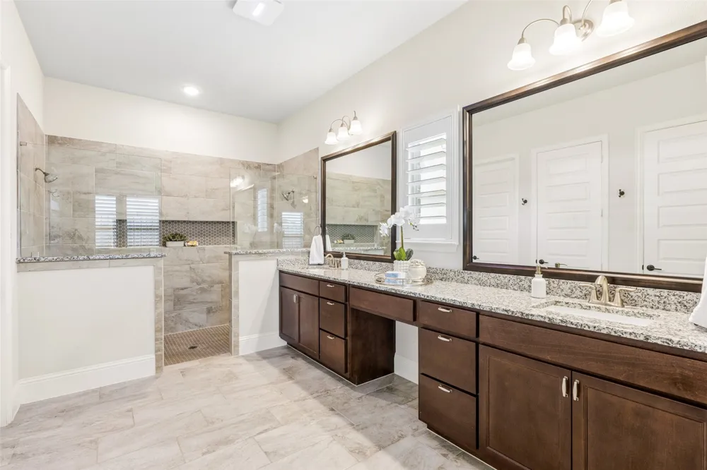 2700 Castlebridge The Colony, TX 75056