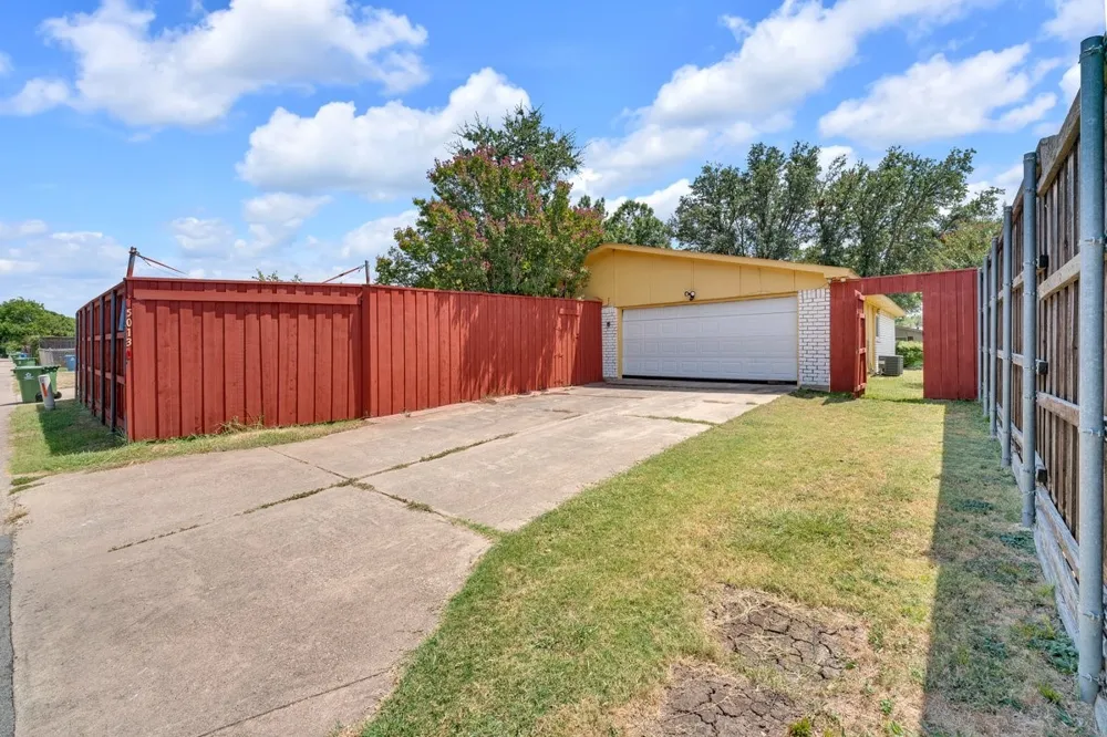 5013 Shannon Drive The Colony, TX 75056