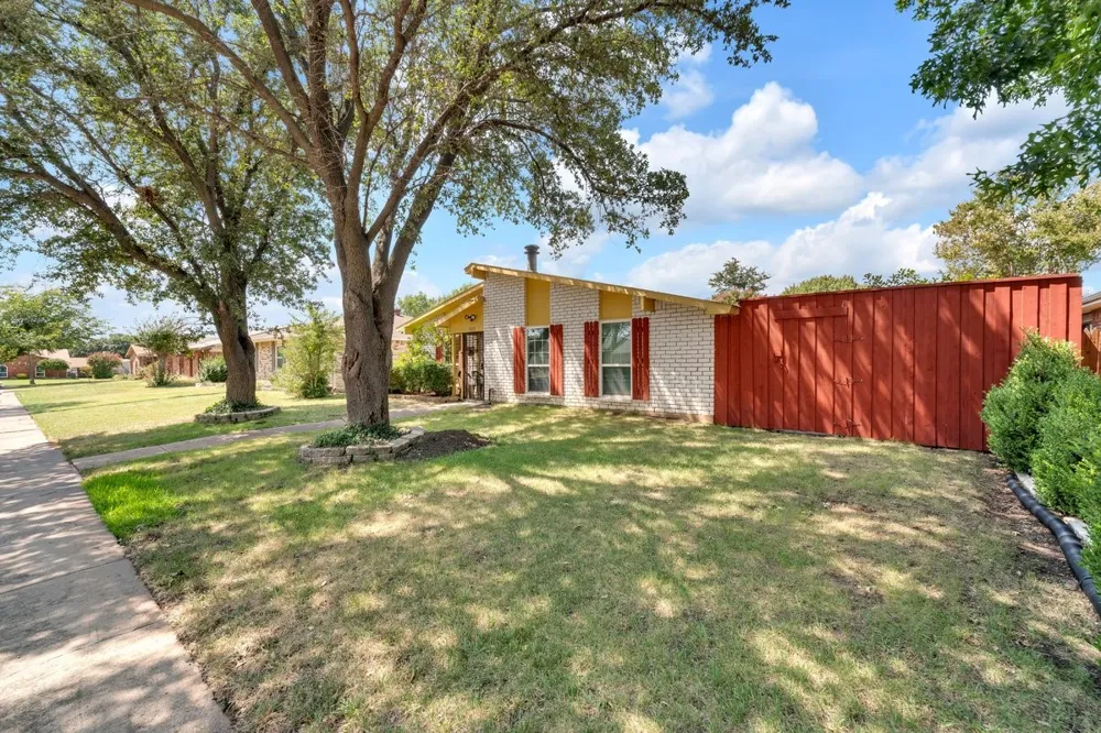 5013 Shannon Drive The Colony, TX 75056