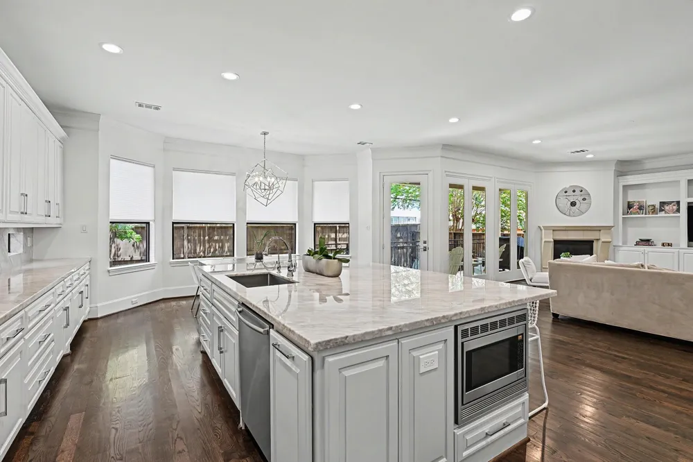 4412 Mildred Street Bellaire, TX 77401