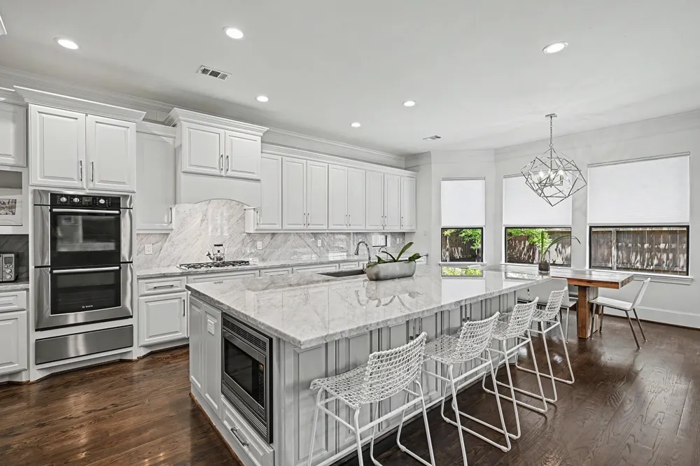 4412 Mildred Street Bellaire, TX 77401