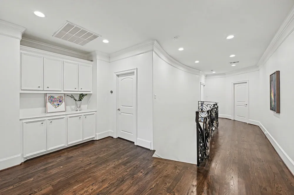 4412 Mildred Street Bellaire, TX 77401