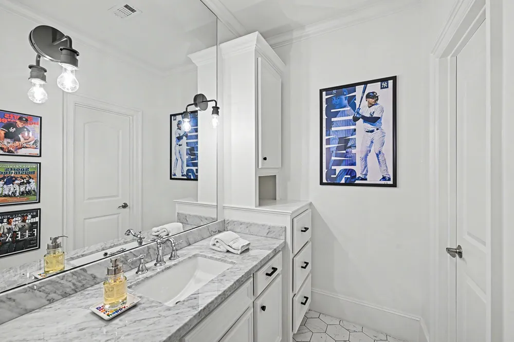 4412 Mildred Street Bellaire, TX 77401