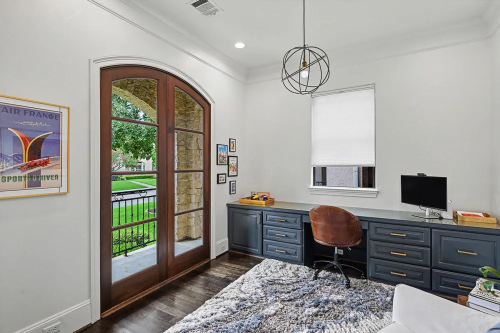 4412 Mildred Street Bellaire, TX 77401