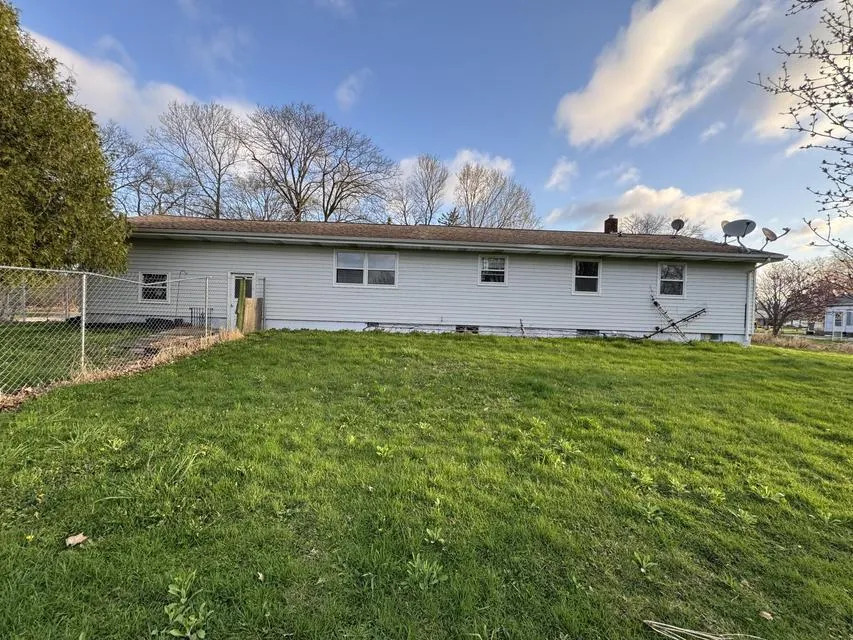 3334 W Glendora Road Three Oaks, MI 49128