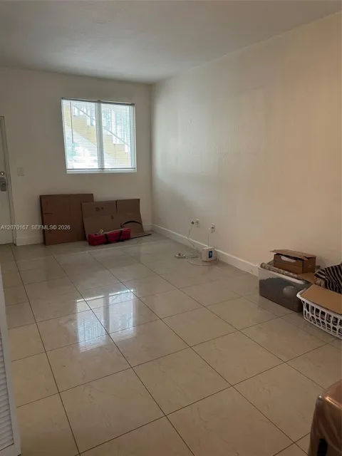 2551 SE 16th Ter #103