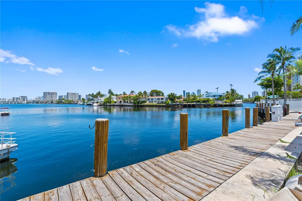 2821 Miami Beach Blvd #4F North Miami Beach, FL 33160