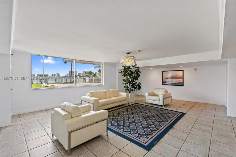 2821 Miami Beach Blvd #4F North Miami Beach, FL 33160