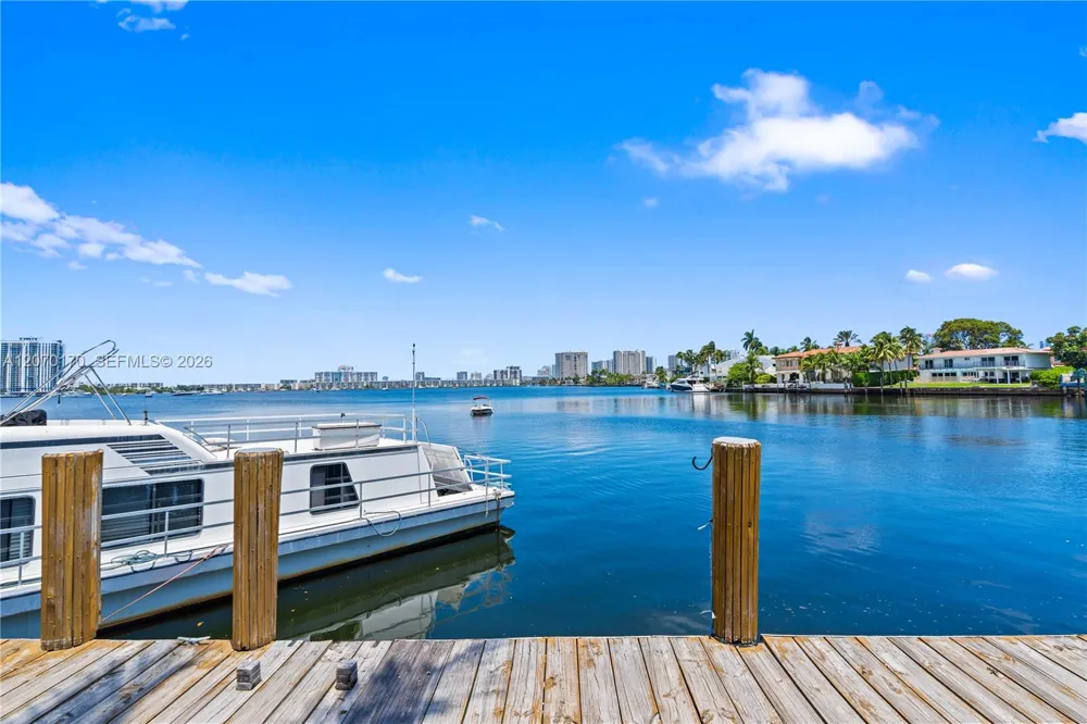 2821 Miami Beach Blvd #4F North Miami Beach, FL 33160