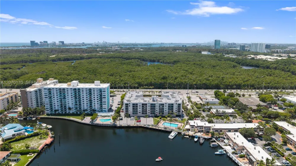 2821 Miami Beach Blvd #4F North Miami Beach, FL 33160