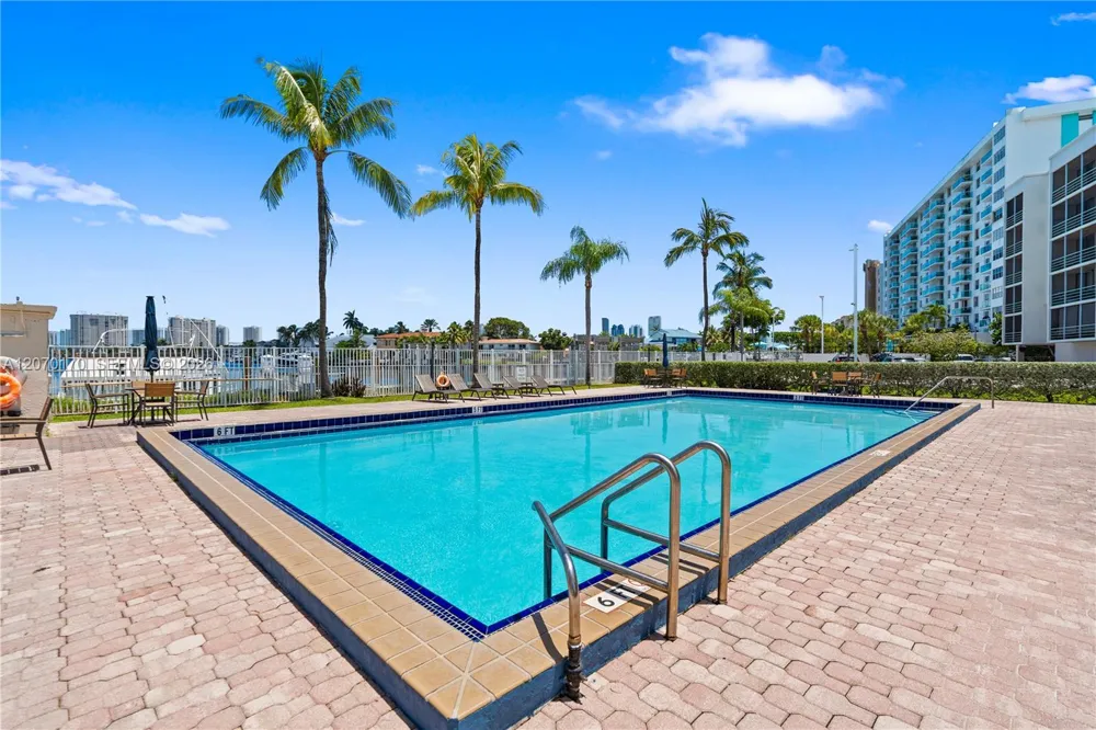2821 Miami Beach Blvd #4F North Miami Beach, FL 33160