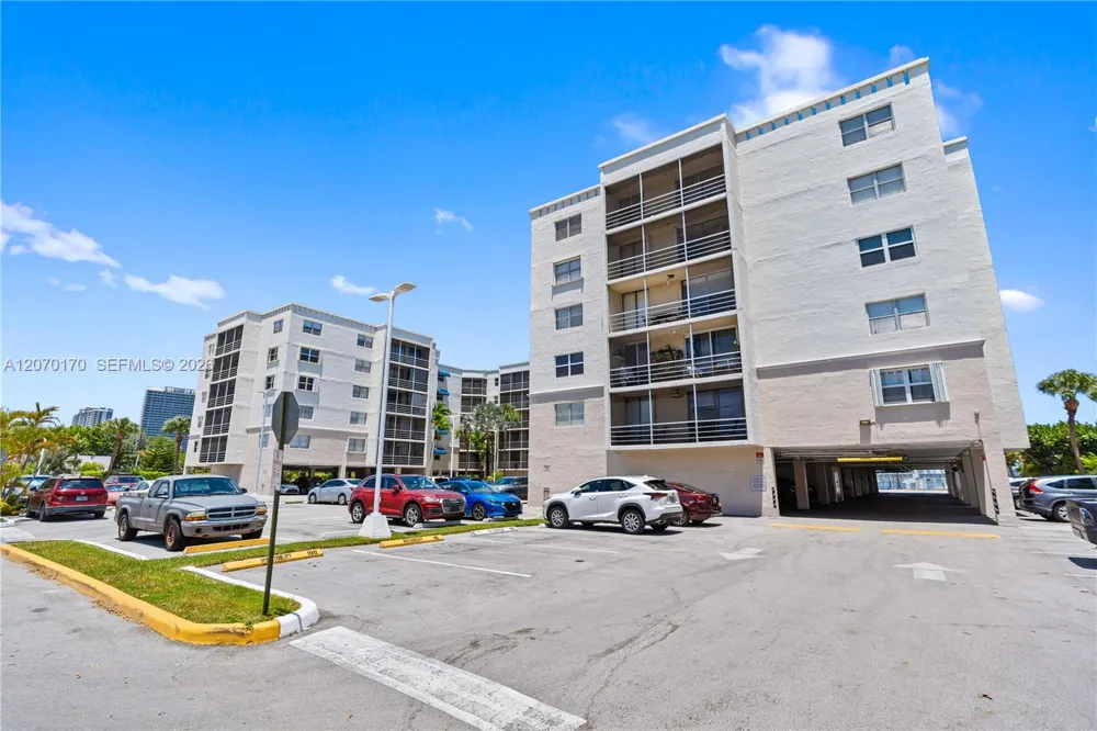 2821 Miami Beach Blvd #4F North Miami Beach, FL 33160