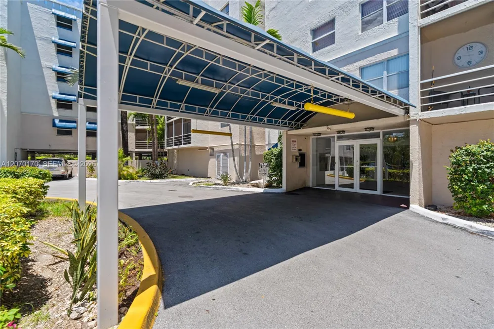 2821 Miami Beach Blvd #4F North Miami Beach, FL 33160