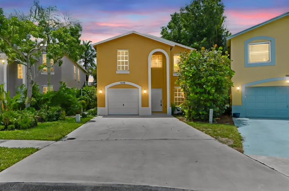 4268 Pine Hollow Circle 