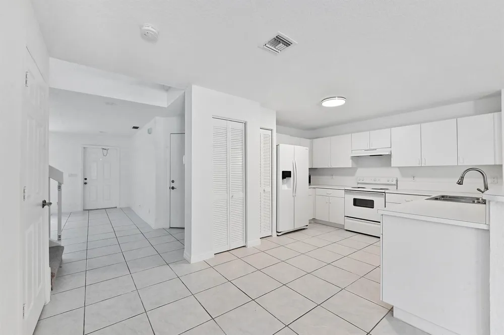 4268 Pine Hollow Circle 
