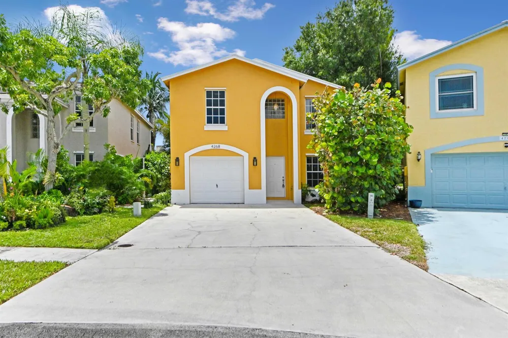 4268 Pine Hollow Circle 