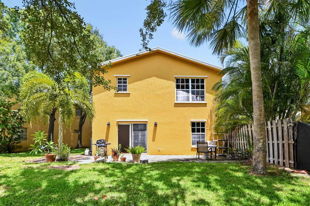 4268 Pine Hollow Circle 