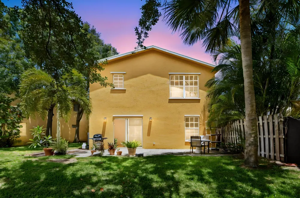 4268 Pine Hollow Circle 