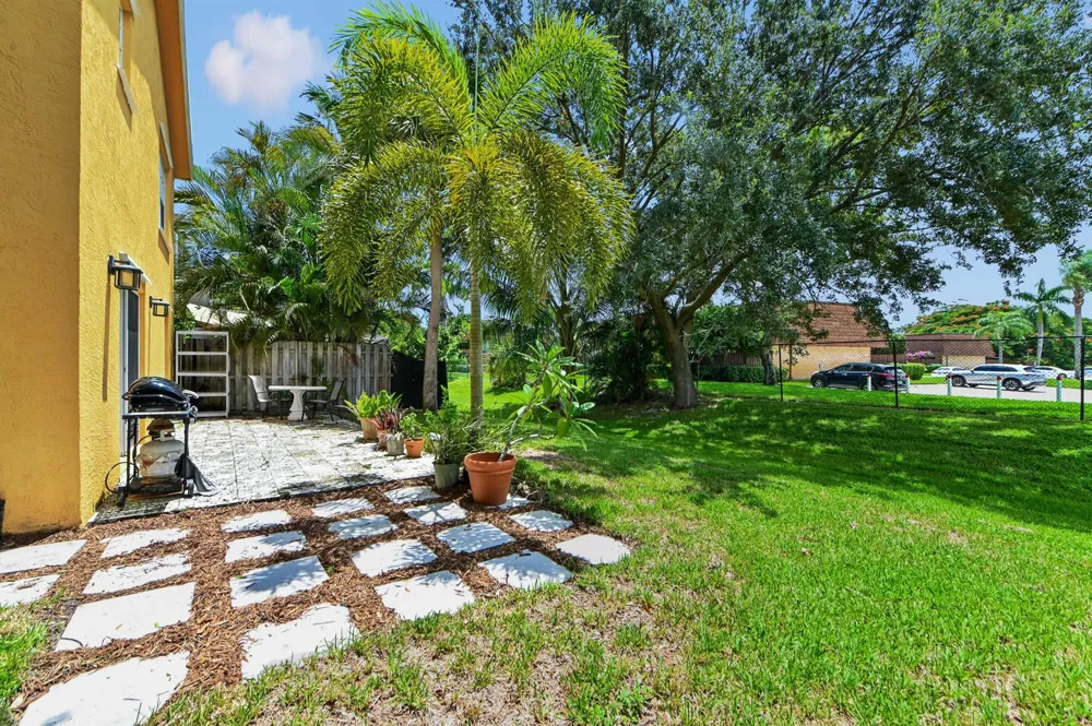 4268 Pine Hollow Circle 