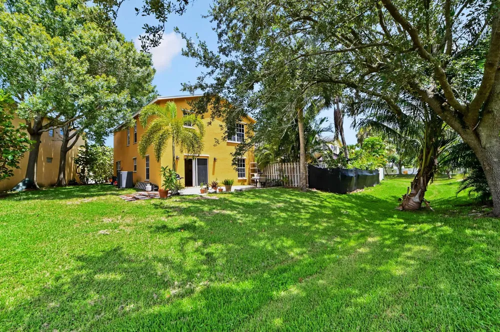 4268 Pine Hollow Circle 