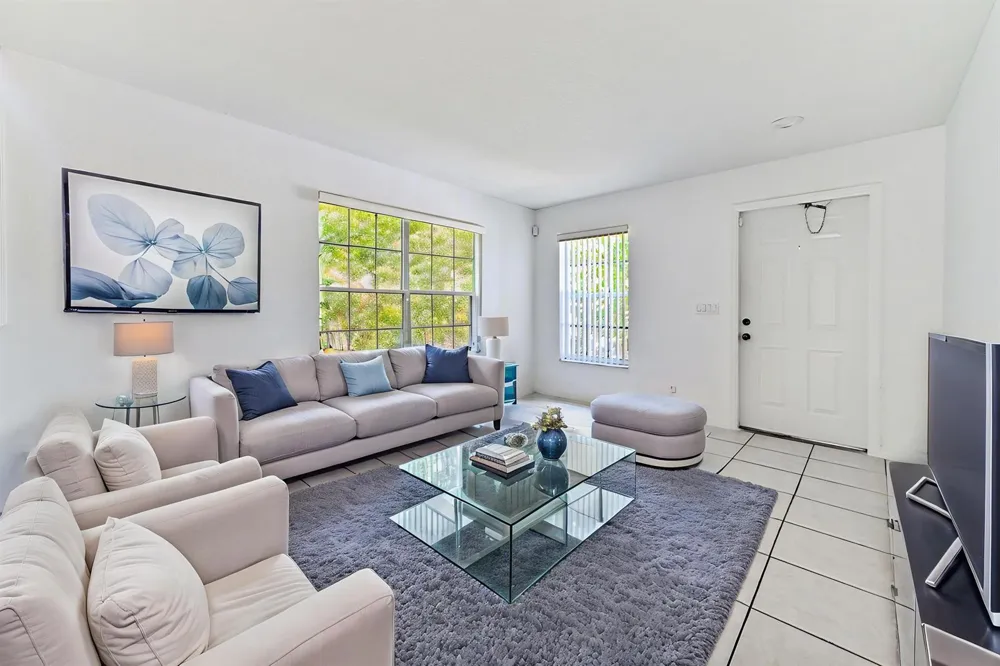 4268 Pine Hollow Circle 