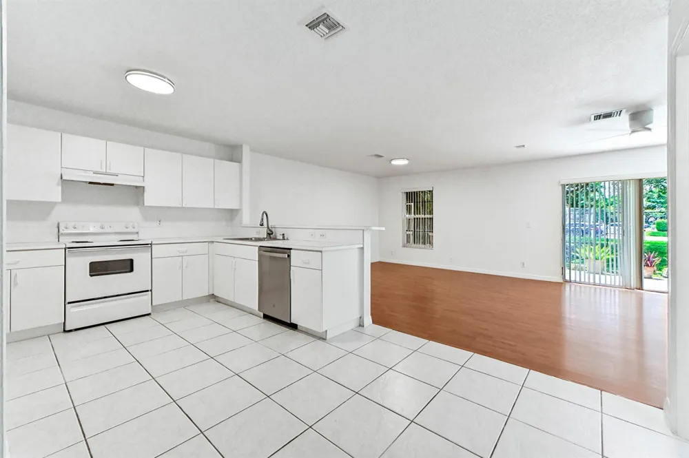 4268 Pine Hollow Circle 