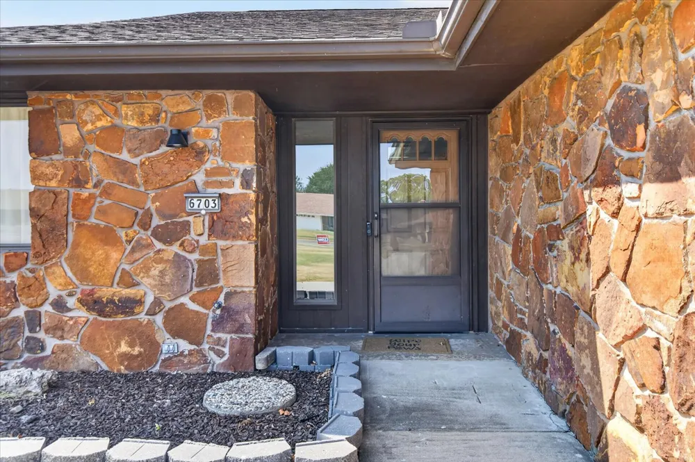6703 Abbey Road Bartlesville, OK 74006