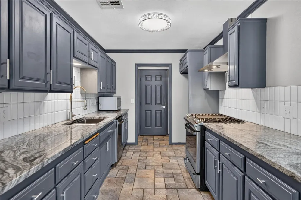 6703 Abbey Road Bartlesville, OK 74006