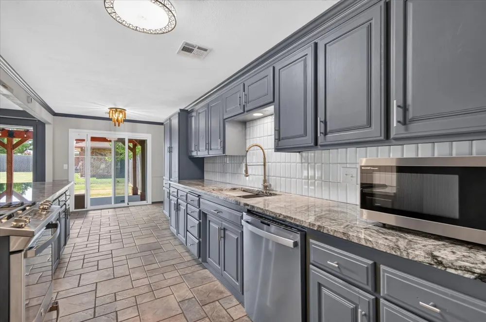 6703 Abbey Road Bartlesville, OK 74006