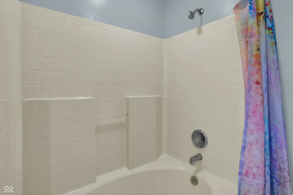 2399 Longleaf Drive Greenwood, IN 46143
