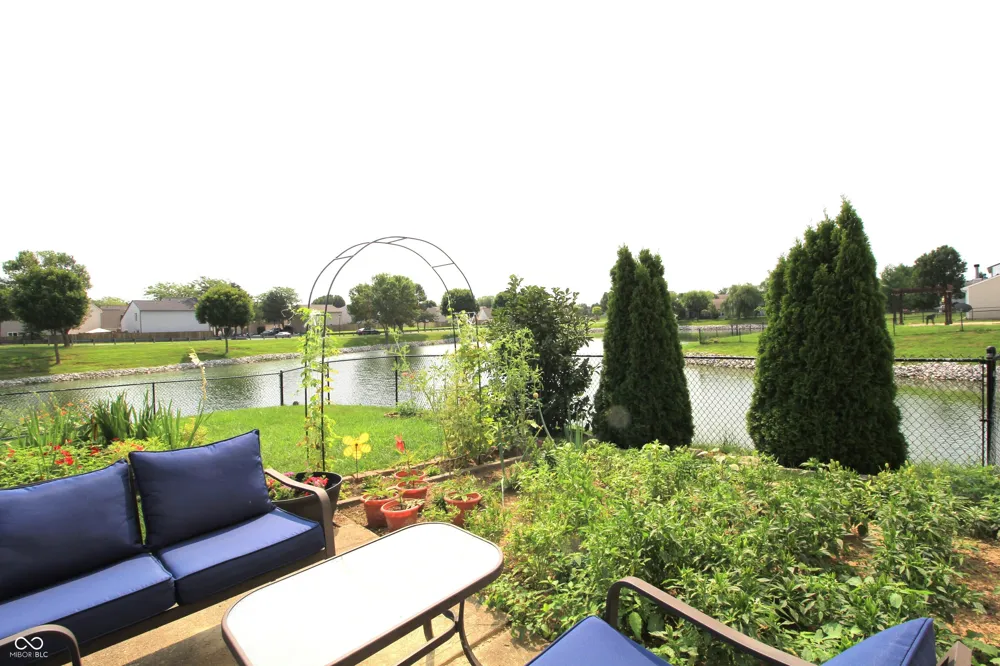 2399 Longleaf Drive Greenwood, IN 46143
