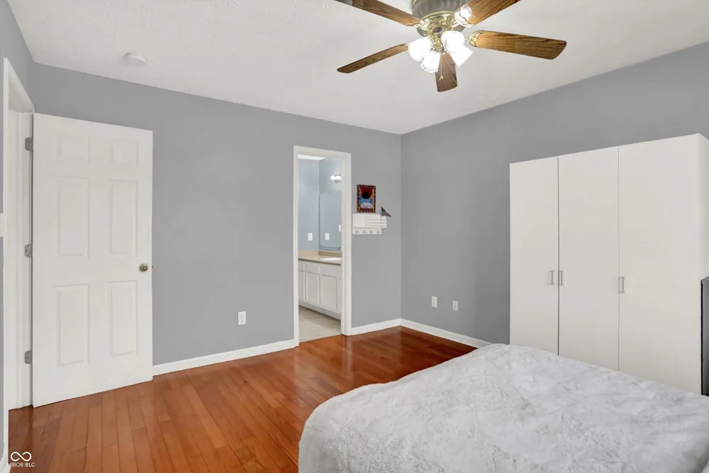 2399 Longleaf Drive Greenwood, IN 46143