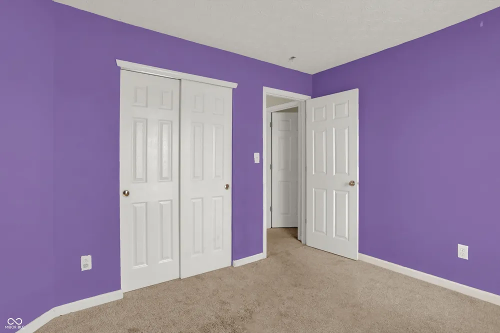 2399 Longleaf Drive Greenwood, IN 46143