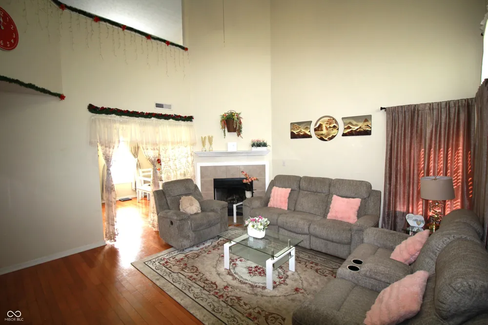 2399 Longleaf Drive Greenwood, IN 46143