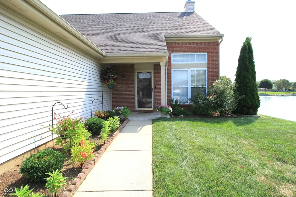 2399 Longleaf Drive Greenwood, IN 46143