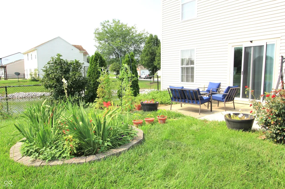 2399 Longleaf Drive Greenwood, IN 46143