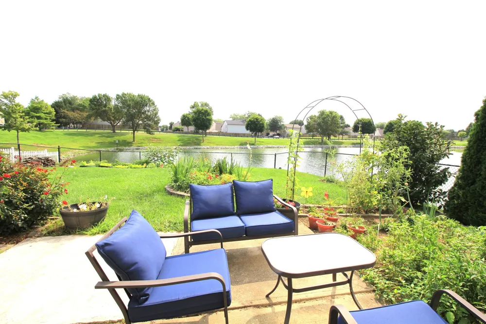 2399 Longleaf Drive Greenwood, IN 46143