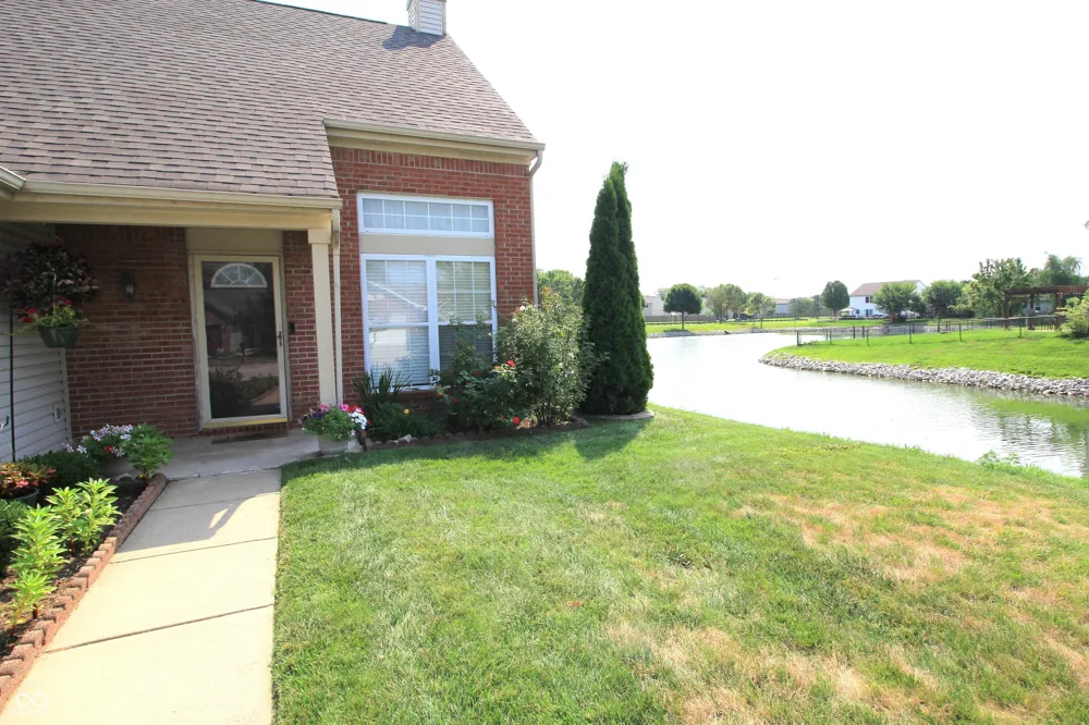 2399 Longleaf Drive Greenwood, IN 46143