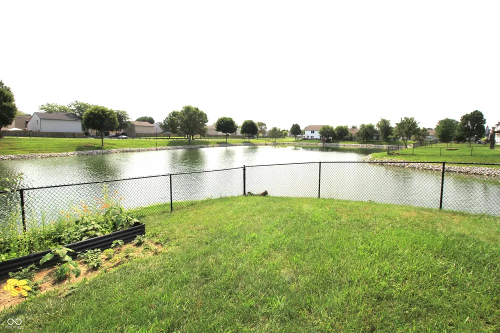2399 Longleaf Drive Greenwood, IN 46143