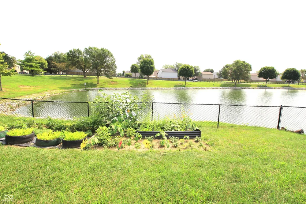 2399 Longleaf Drive Greenwood, IN 46143