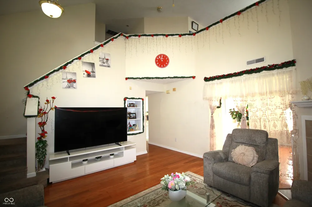 2399 Longleaf Drive Greenwood, IN 46143