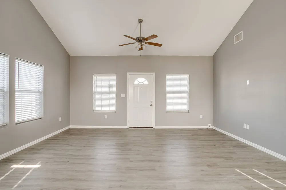606 S Aquilla Street Itasca, TX 76055