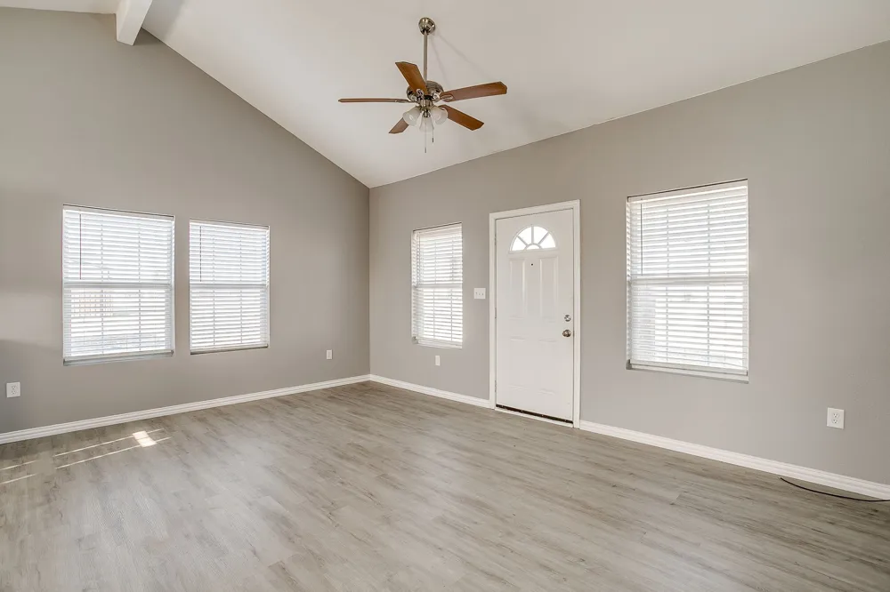606 S Aquilla Street Itasca, TX 76055