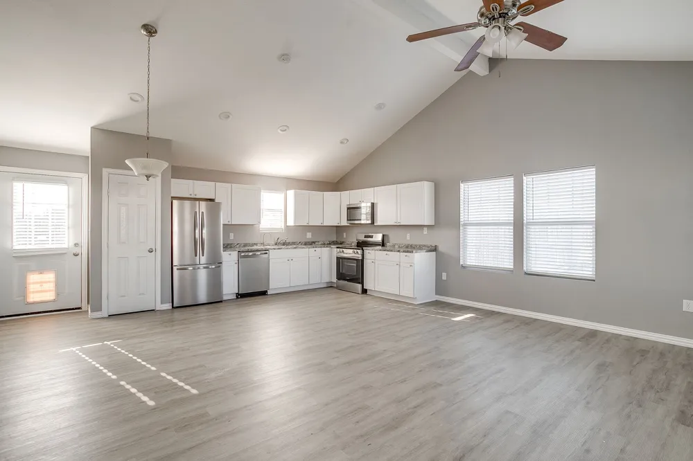 606 S Aquilla Street Itasca, TX 76055