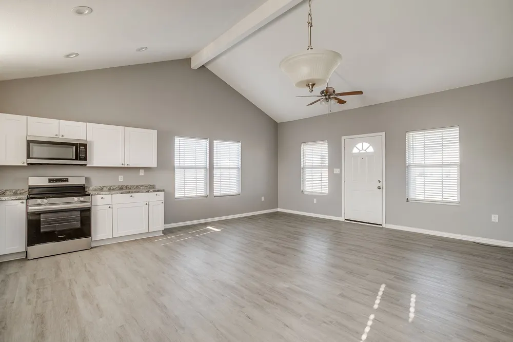 606 S Aquilla Street Itasca, TX 76055
