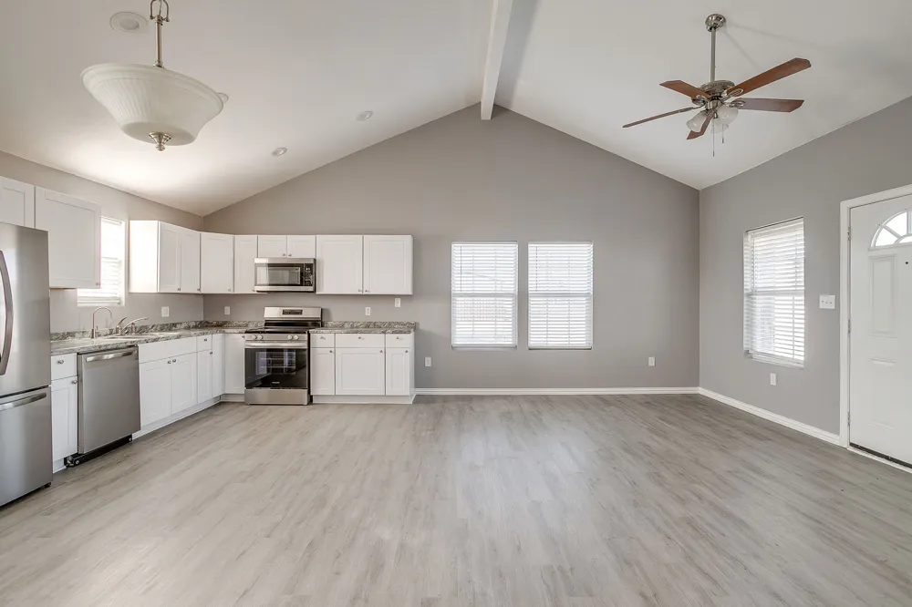 606 S Aquilla Street Itasca, TX 76055
