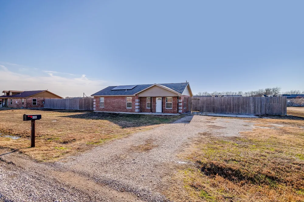 606 S Aquilla Street Itasca, TX 76055