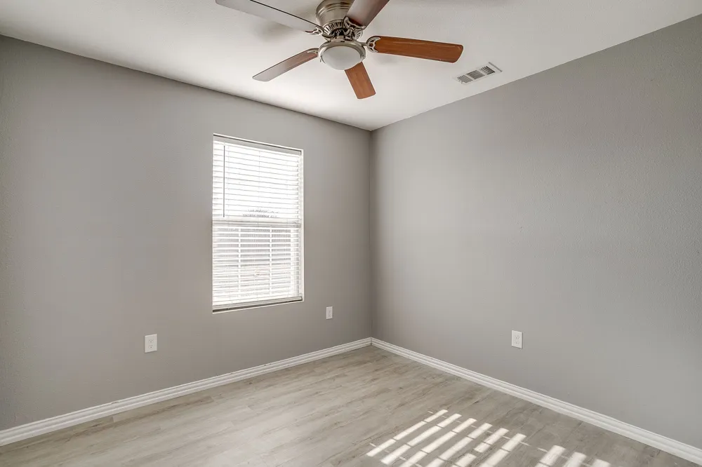 606 S Aquilla Street Itasca, TX 76055